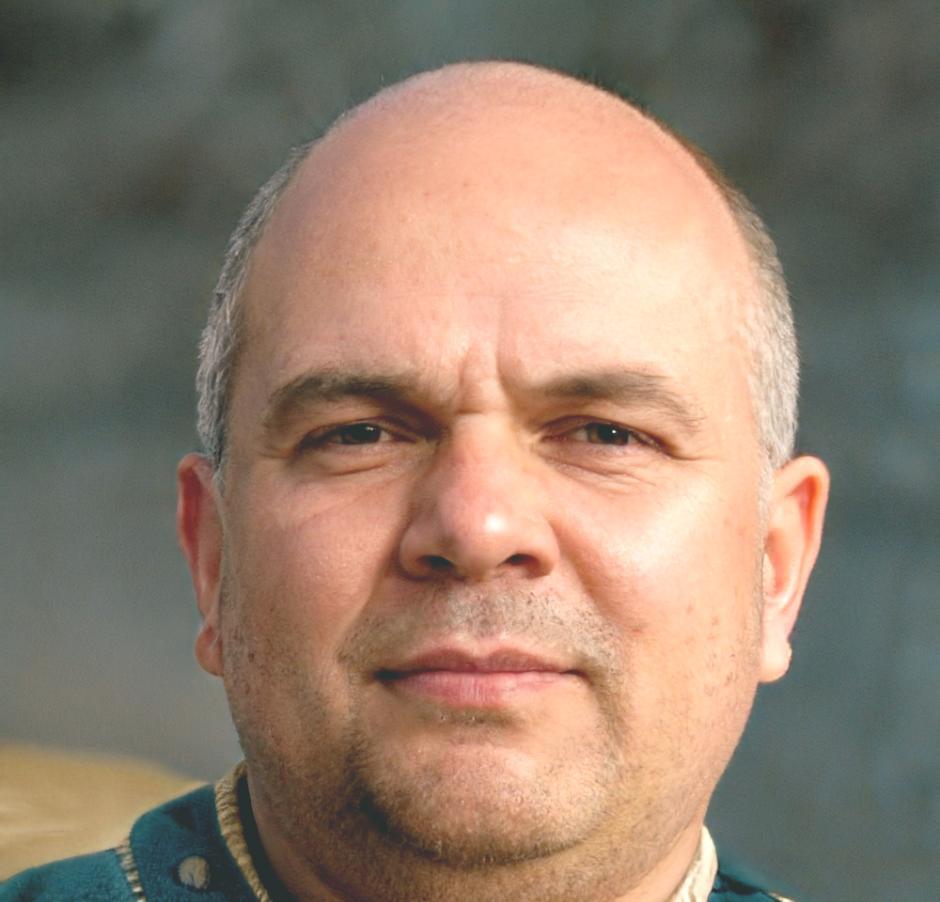 Professional headshot of Bjørn Lindqvist