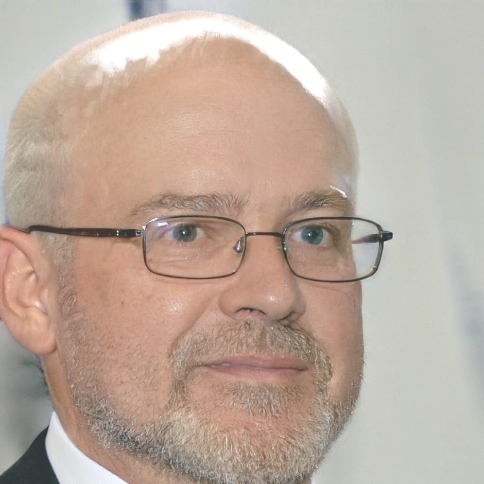 Professional headshot of Dimitri Vasquez